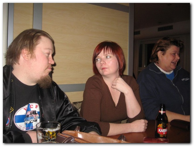 642x481 pixels (102K)